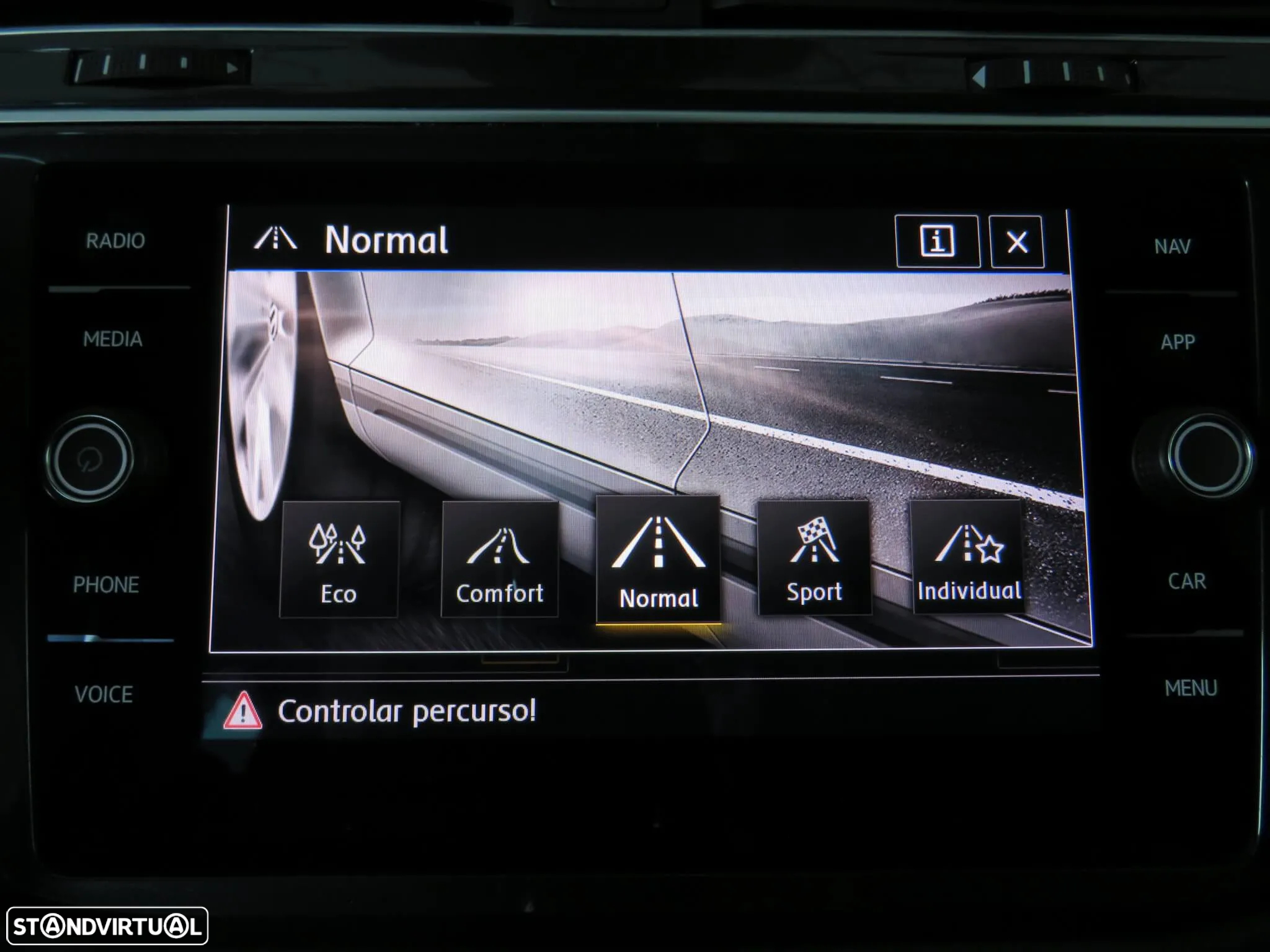 VW Tiguan 2.0 TDI R-Line DSG 4Motion - 36