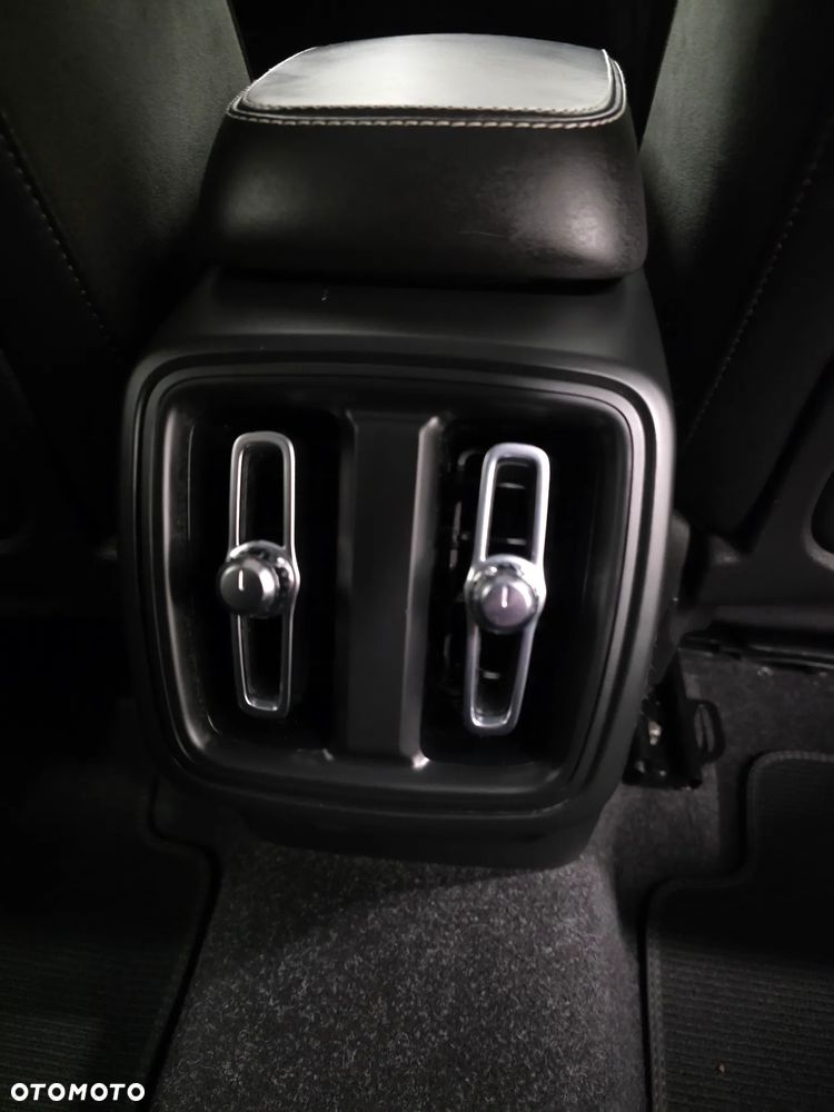 Volvo XC 40 D3 SCR R-Design - 20