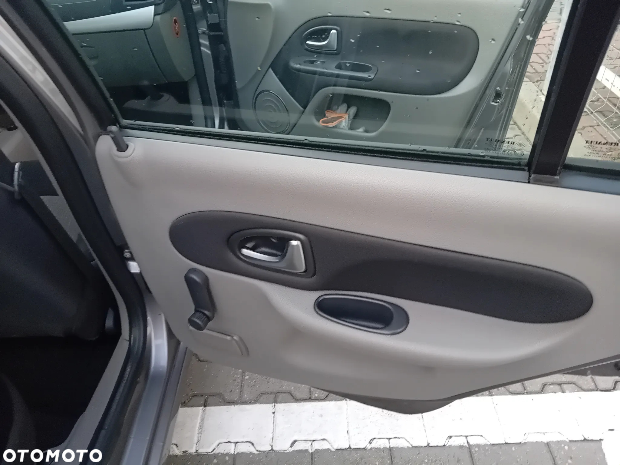 Renault Thalia 1.2 16V All Inclusive Euro5 - 16