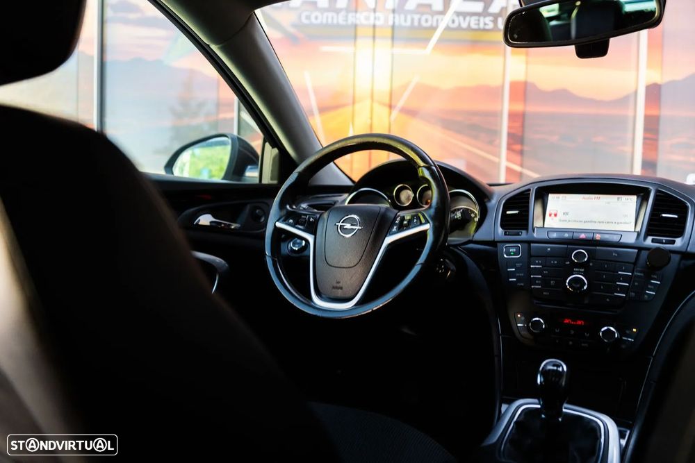 Opel Insignia Sports Tourer - 10