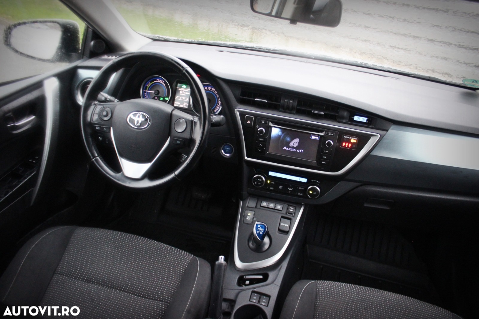 Toyota Auris 1.8 Hybrid Executive - 7