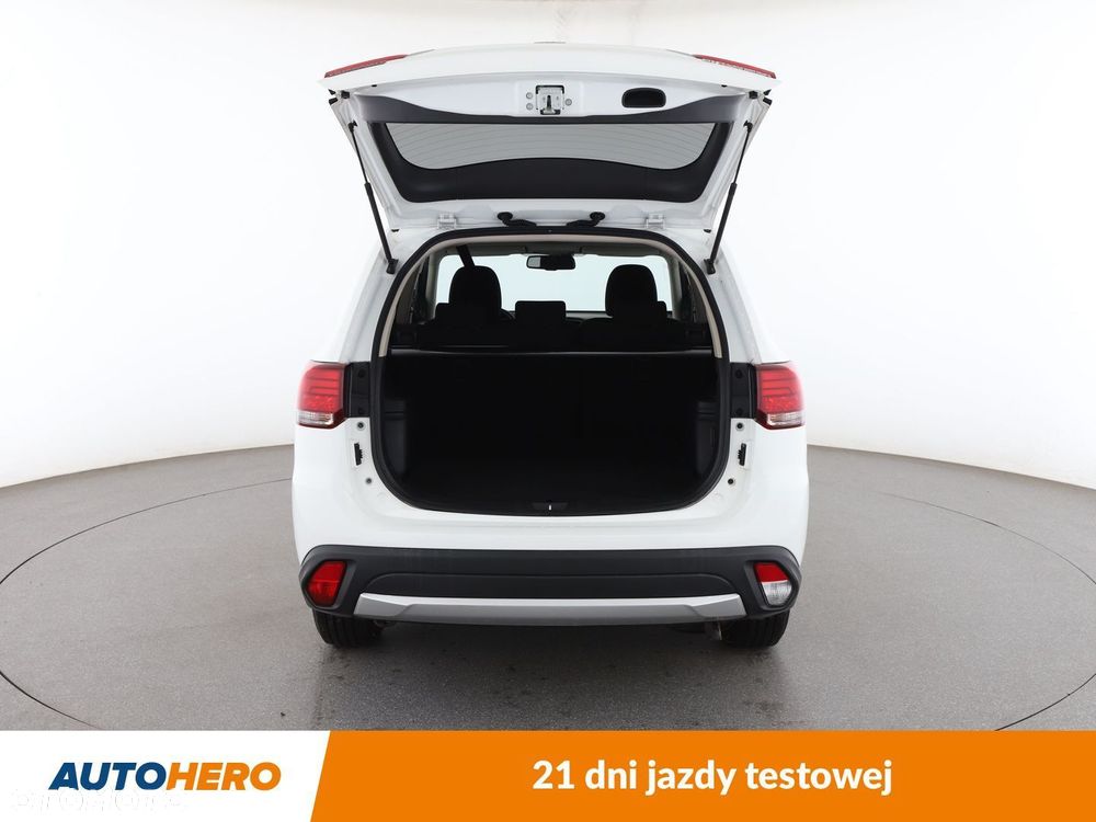 Mitsubishi Outlander - 16