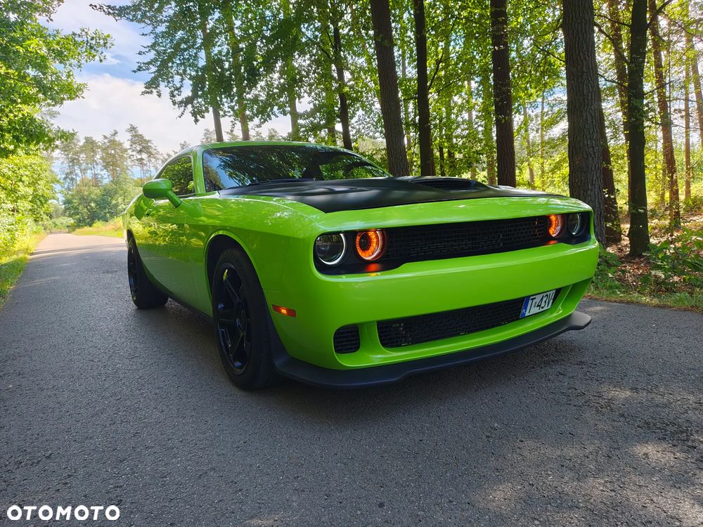 Dodge Challenger - 15