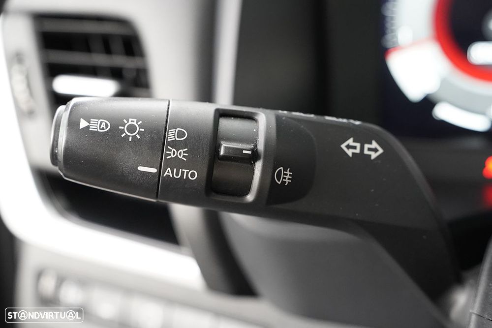 Nissan Qashqai 1.3 DIG-T N-Connecta Xtronic - 17