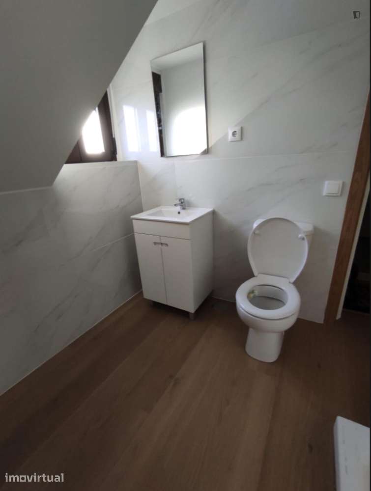 Quarto - localizado em Guimaraes - Grande imagem: 4/7