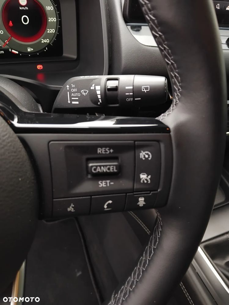 Nissan Qashqai 1.3 DIG-T mHEV N-Connecta - 12