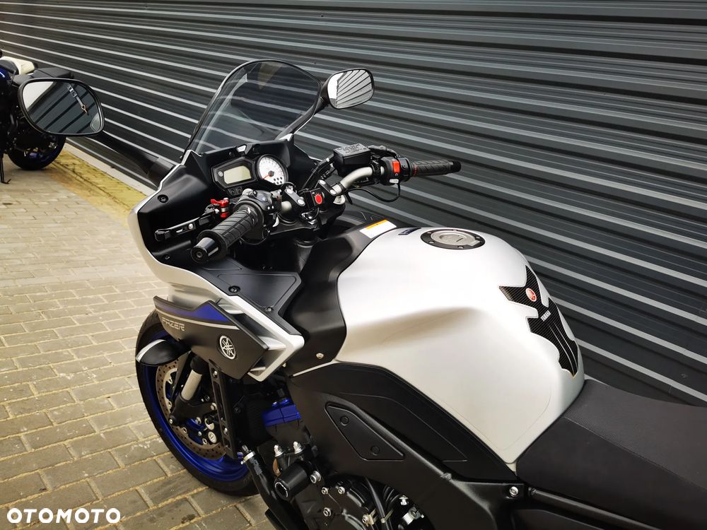 Yamaha FZ8 - 10