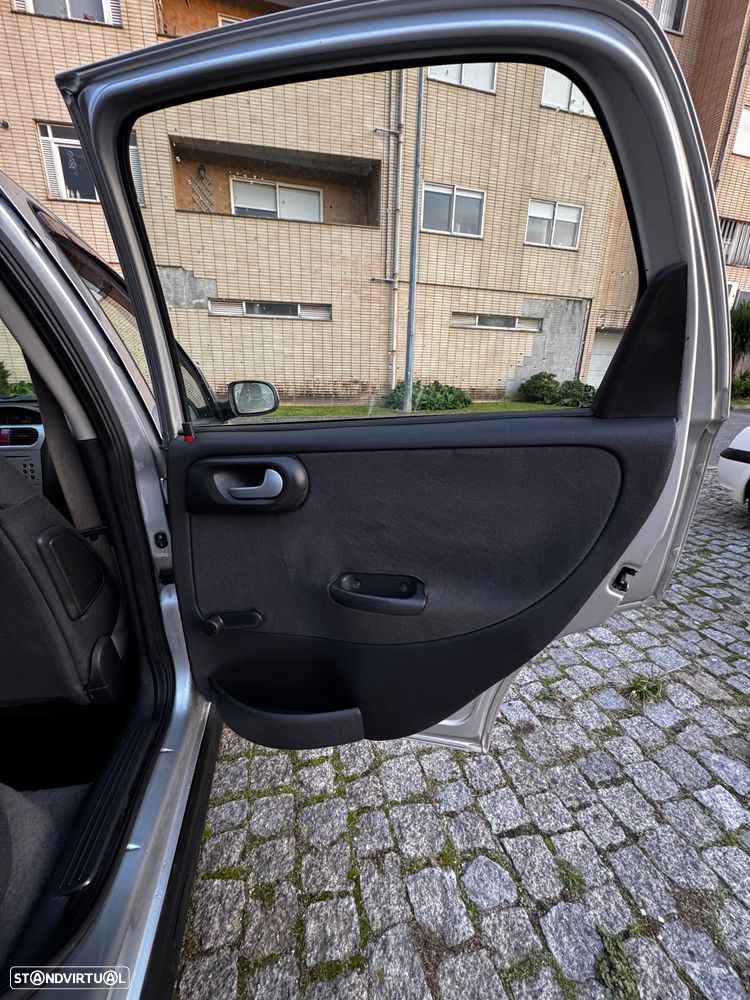 Opel Corsa 1.2 16V Confort - 9