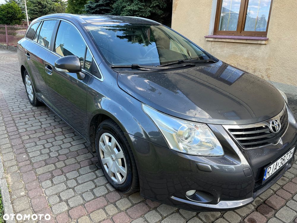 Toyota Avensis 2.0 D-4D Executive - 17