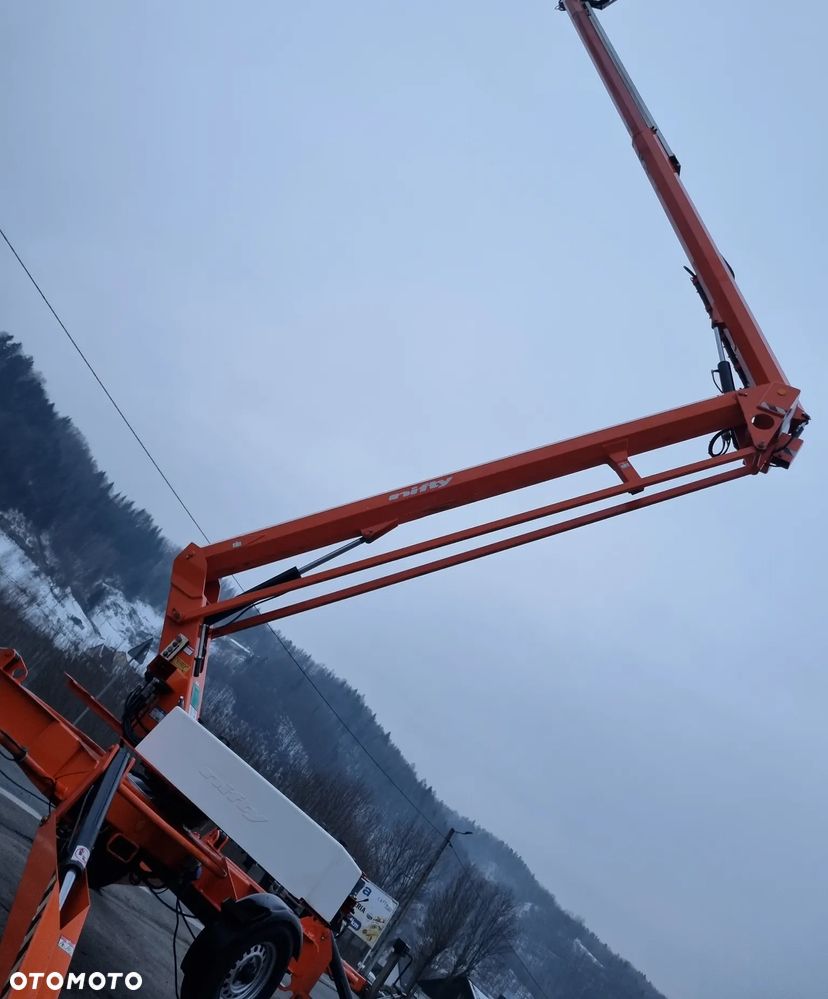 Nifty 170 HAC Zwyżka koszowa 17 metrów Podnośnik. jak Nowa z salonu 2016rok. PRĄD 230v. 4sekcje sterowania na dole Nowy model! Z komuny Norweskiej. Używana była 1 raz do roku. Serwisowana w DEKRA do końca  OKAZJA. Zwyżka Obrotowa. Poziomowanie kosza. Pełna Hydraulika. - 7