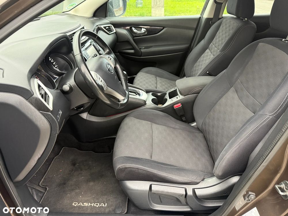 Nissan Qashqai 1.2 DIG-T Xtronic TEKNA+ - 4