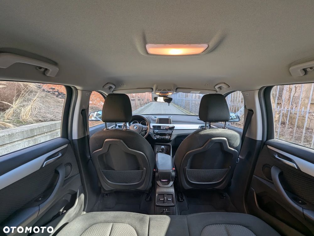 BMW X1 sDrive18i Advantage - 12