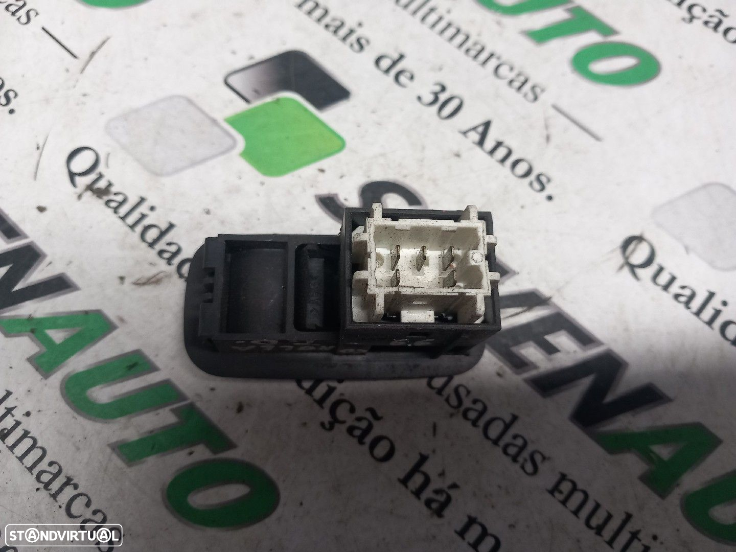 Botão / Botões / Comutador Vidro Dto Toyota Corolla (_E11_) - 2
