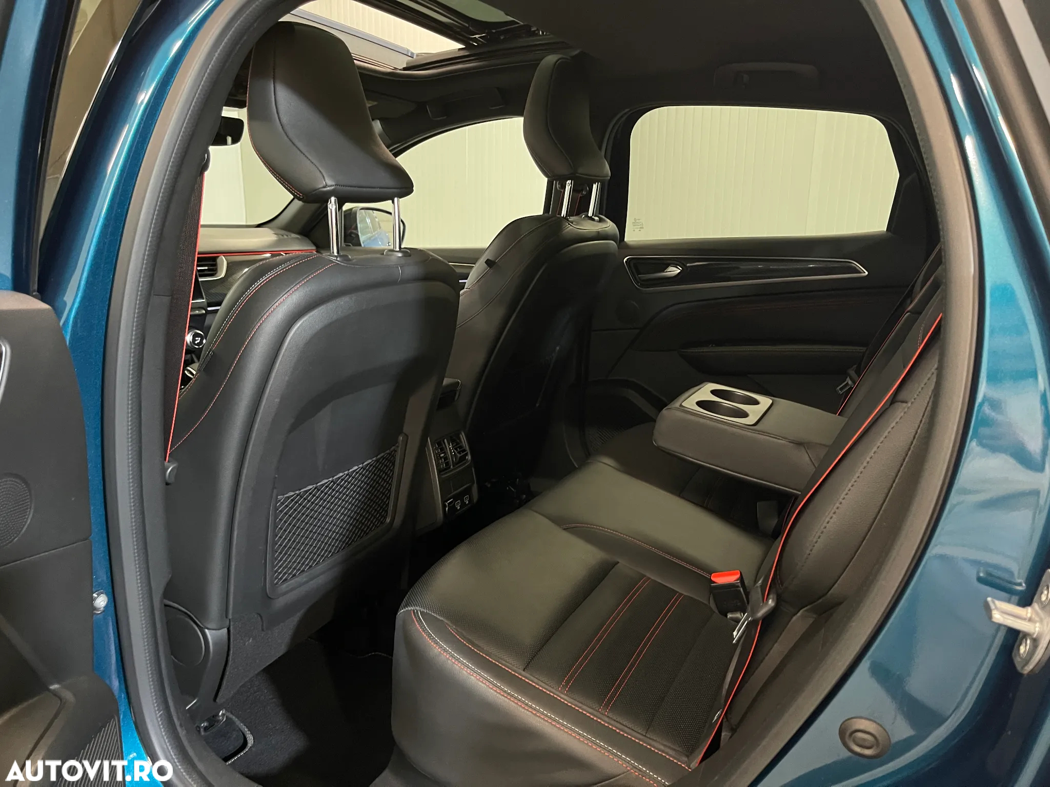 Renault Arkana E-TECH Hybrid RS Line - 11