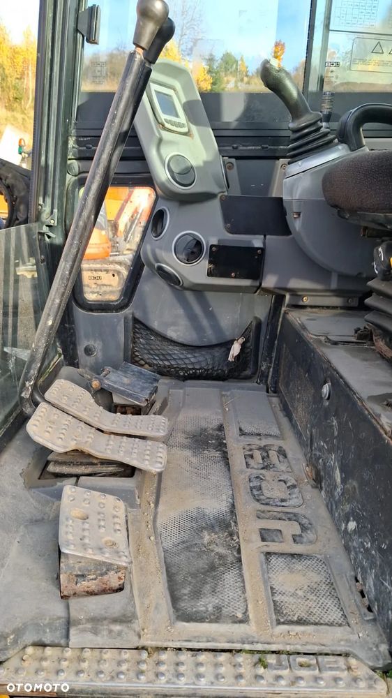 JCB 86C - 12