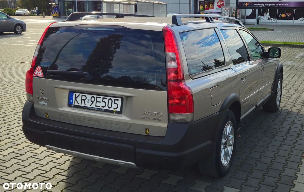 Volvo XC 70 2.5T AWD Momentum - 5