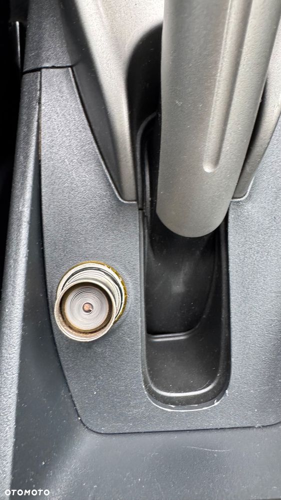 Toyota Auris 1.4 VVT-i Sol - 26