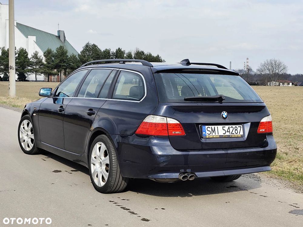 BMW Seria 5 525d - 25