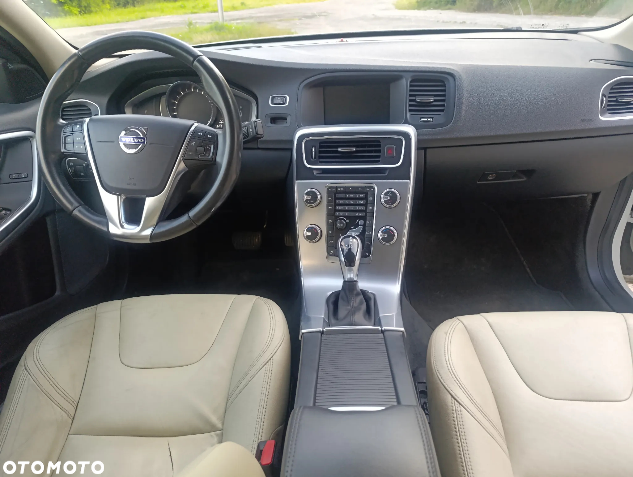 Volvo S60 T5 Drive-E Dynamic Edition (Momentum) - 13