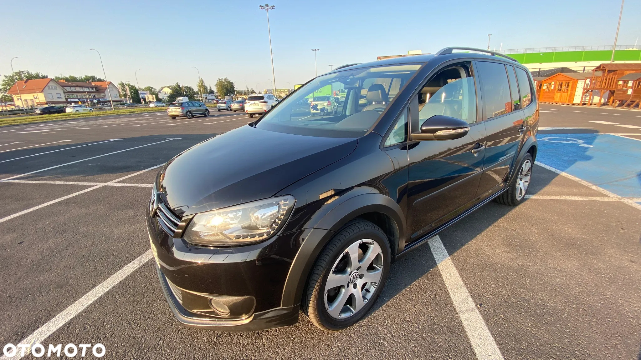 Volkswagen Touran 1.4 TSI Cross DSG - 3