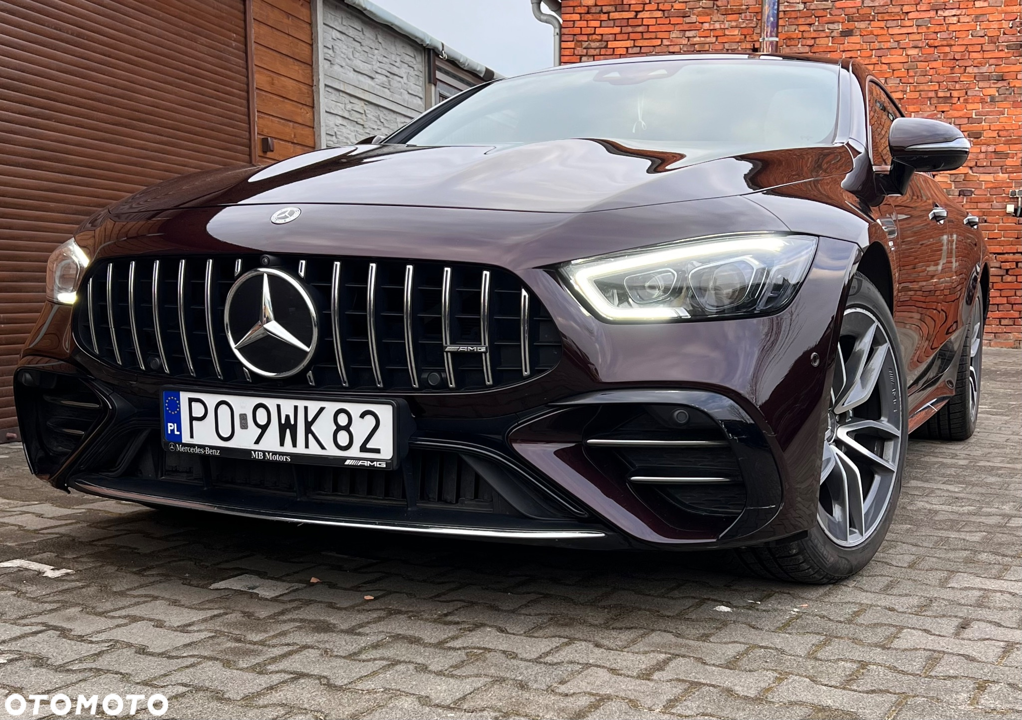 Mercedes-Benz AMG GT 53 4-Matic+ - 12