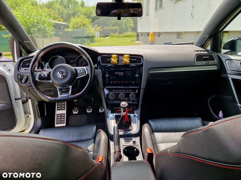 Volkswagen Golf - 5