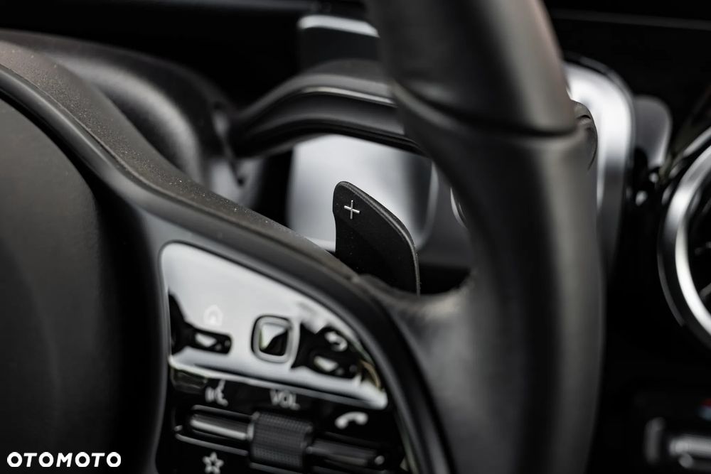 Mercedes-Benz GLB 200 Style 7G-DCT - 33