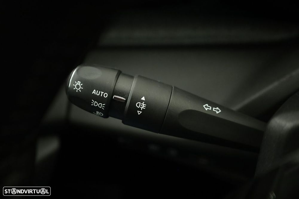 Peugeot 408 1.6 Hybrid Allure e-EAT8 - 17