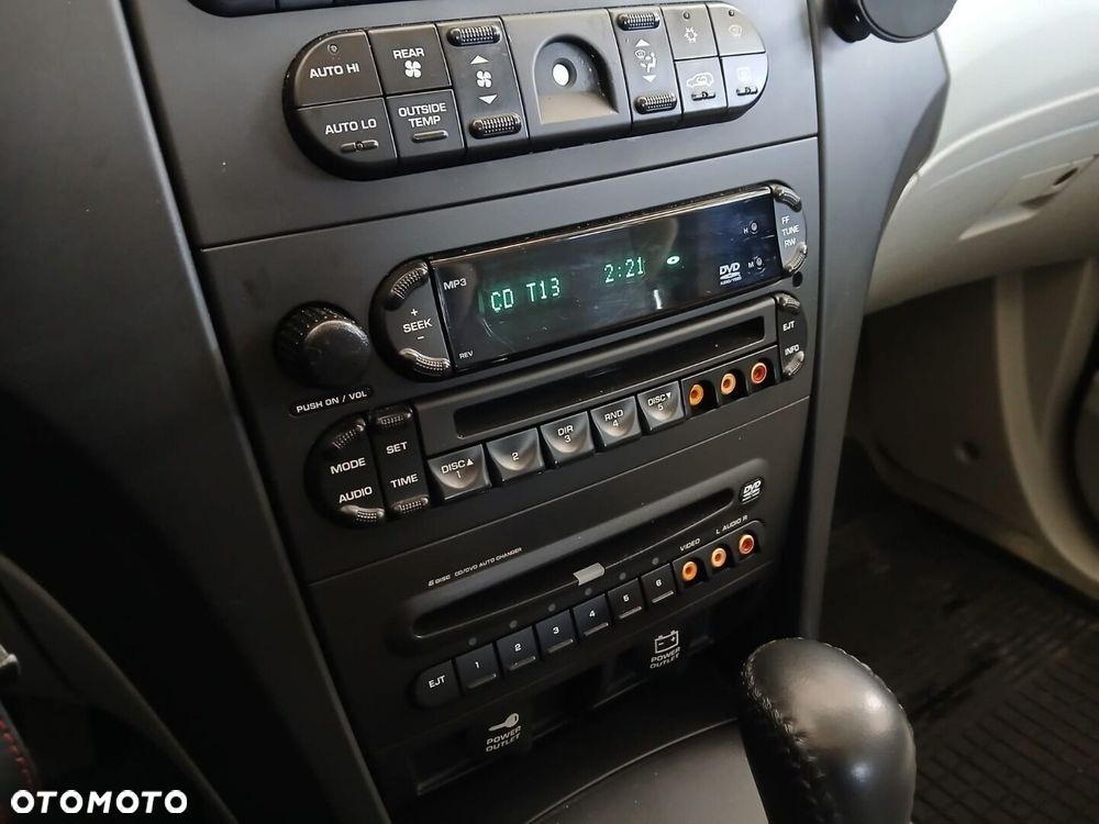 Chrysler Pacifica - 17