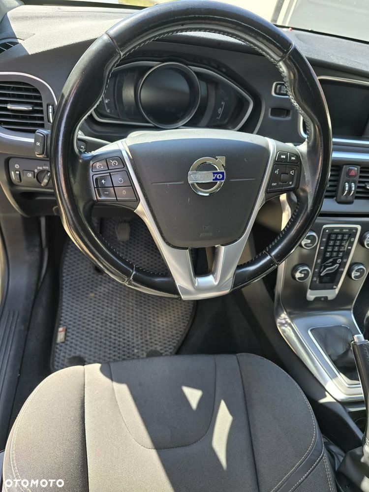 Volvo V40 Cross Country D4 Momentum - 10
