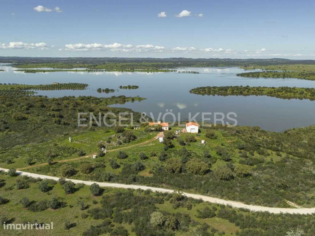 Propriedade Exclusiva com Vista e Acesso ao Alqueva - Grande imagem: 3/45