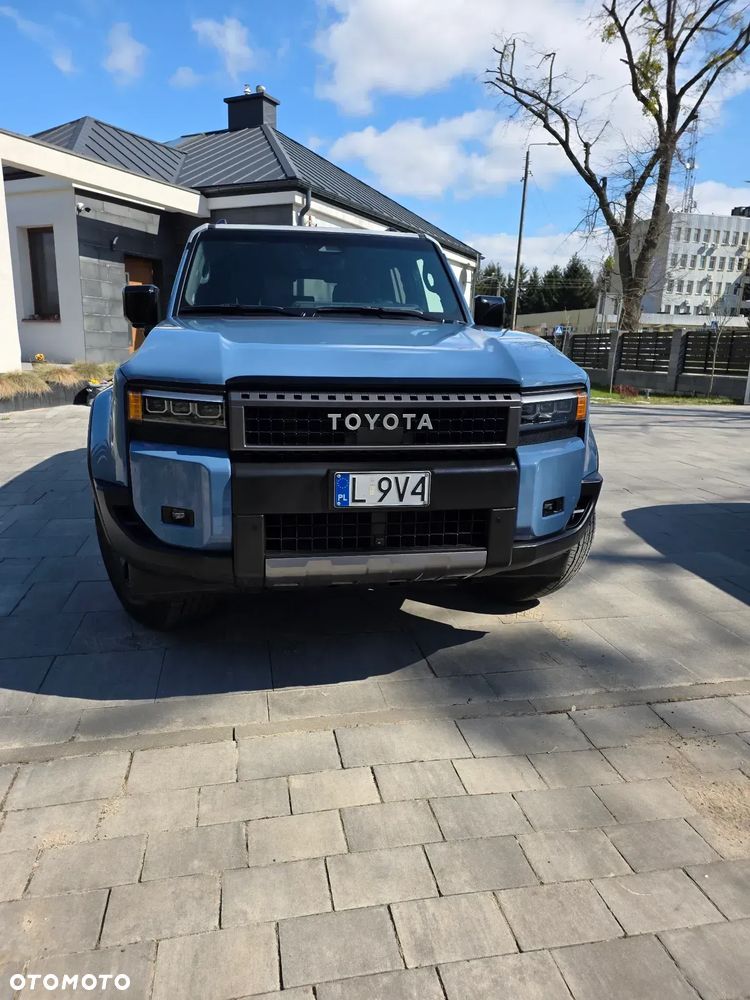 Toyota Land Cruiser - 4