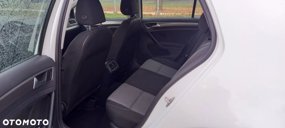Volkswagen Golf - 12