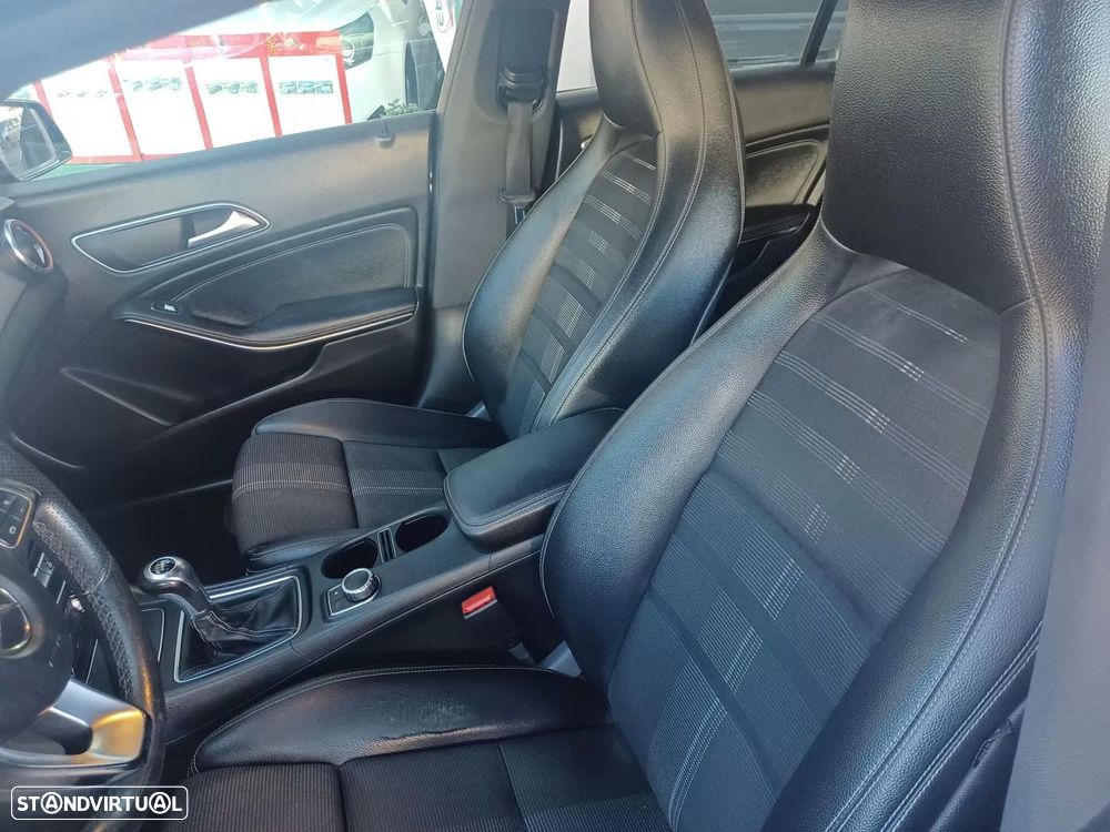 Mercedes-Benz CLA 180 d Shooting Brake Urban - 13
