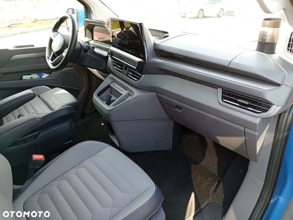 Volkswagen Caravelle - 10