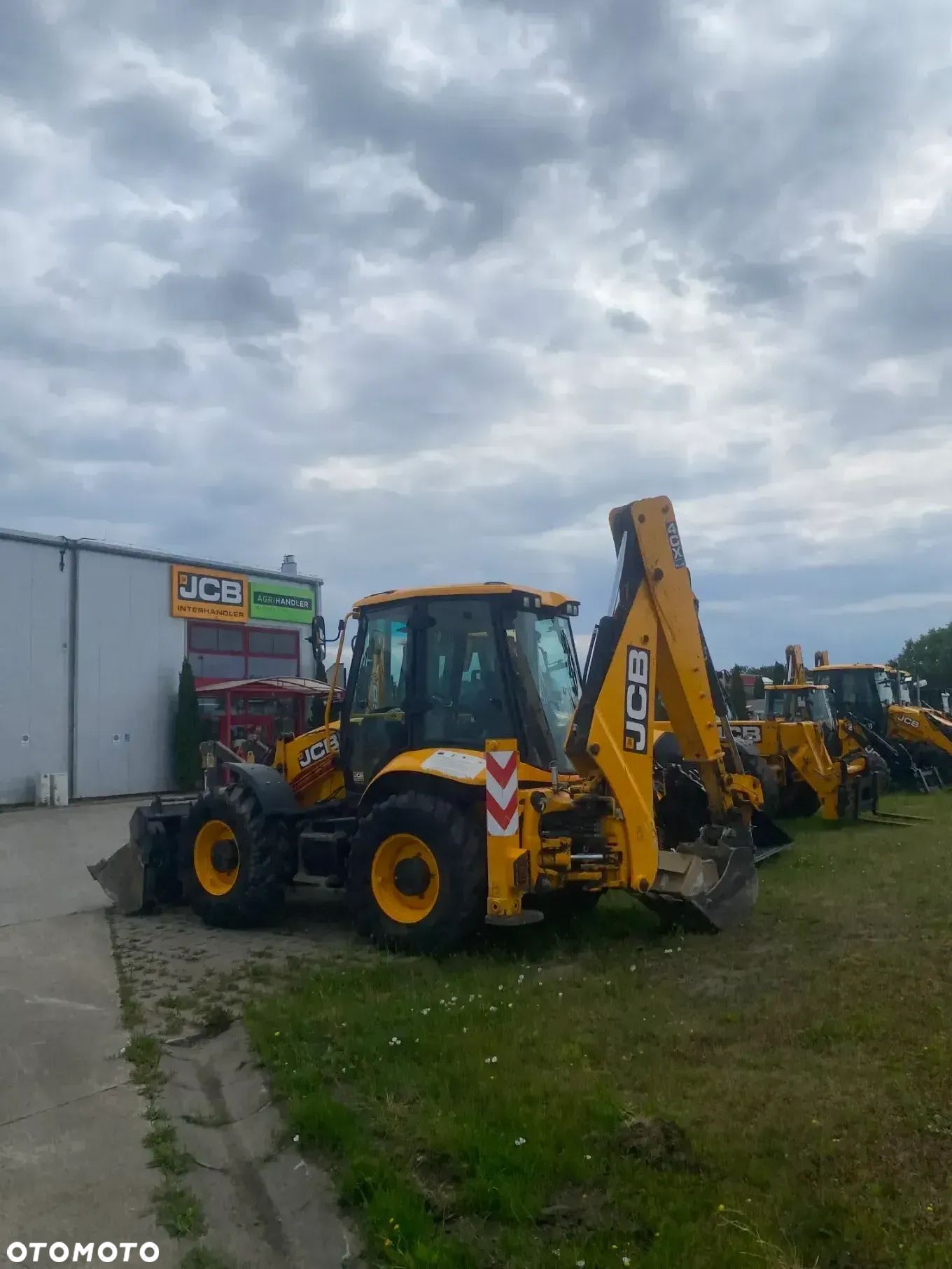 JCB 4CX PLUS - 1