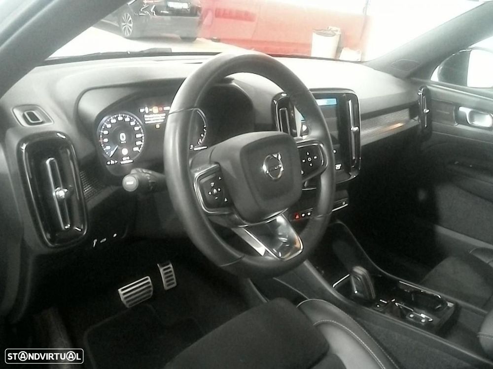 Volvo XC 40 1.5 T5 PHEV R-Design - 4