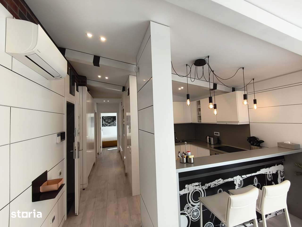 Apartament 2 camere și terasa proprie, loc parcare subteran, curățenie - Imagine principală: 5/16