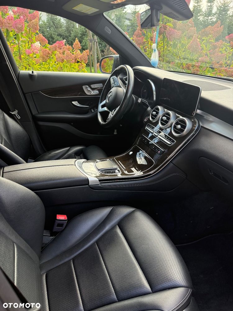 Mercedes-Benz GLC 300 4Matic 9G-TRONIC - 9