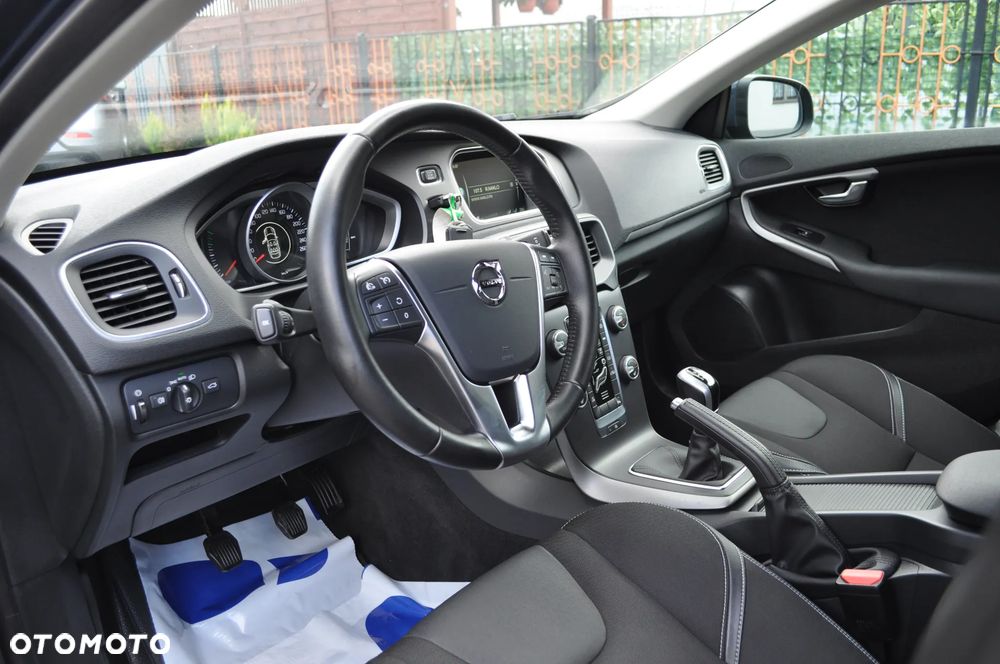 Volvo V40 D2 Momentum - 11