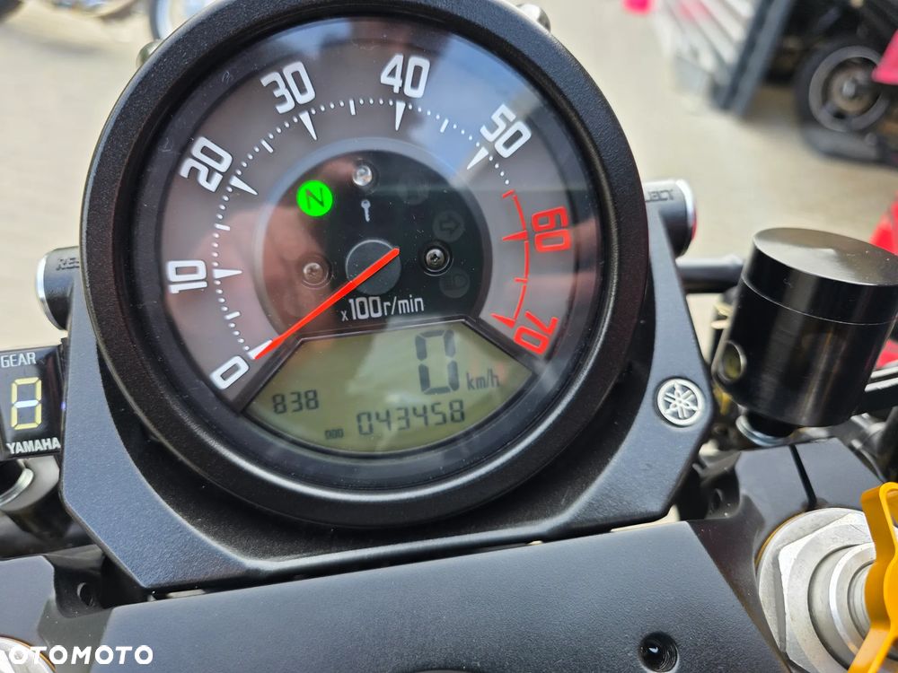 Yamaha MT - 28