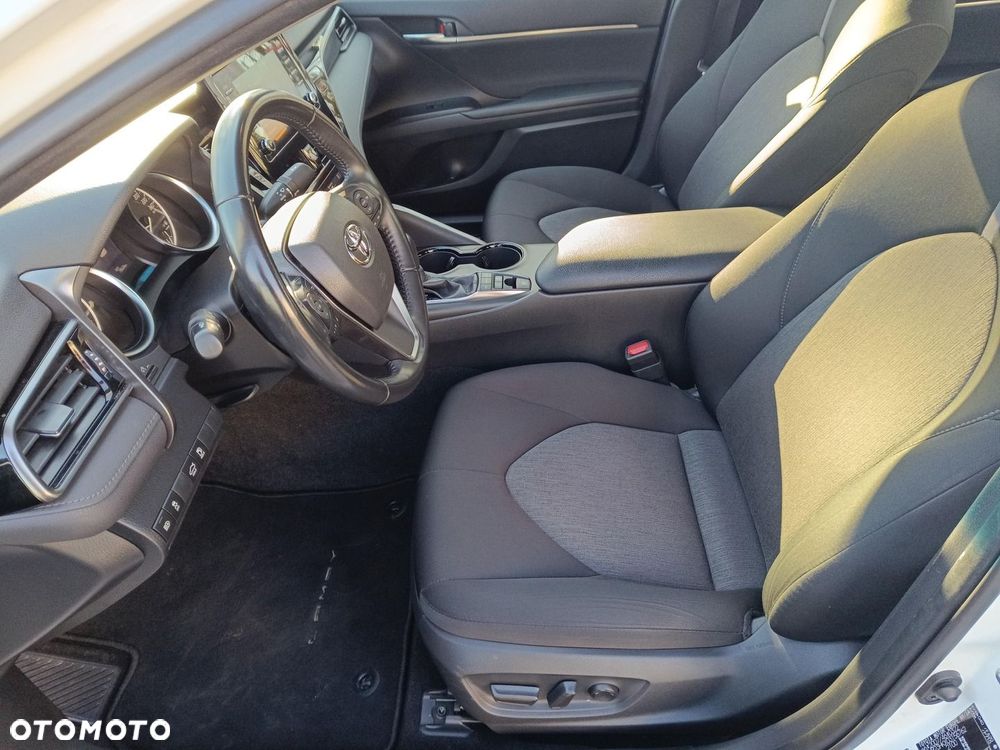 Toyota Camry 2.5 Hybrid Comfort CVT - 10