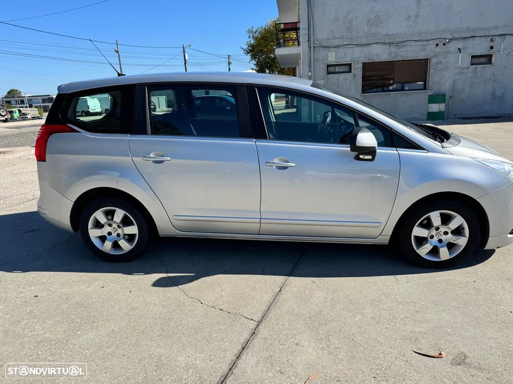 Peugeot 5008 1.6 E-HDi 5L Active CMP6 - 3