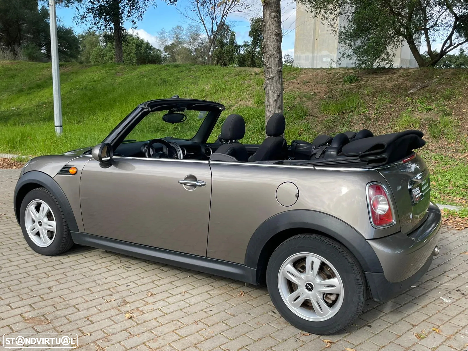 MINI Cabrio Cooper D - 3