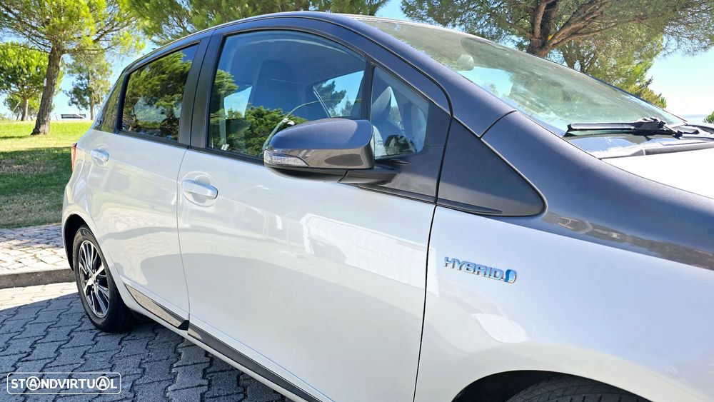 Toyota Yaris 1.5 HSD 20 Anos - 22