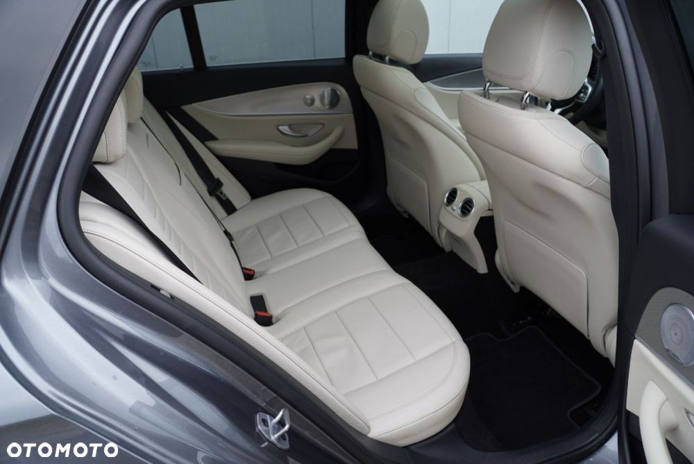 Mercedes-Benz Klasa E 220 d 9G-TRONIC Exclusive - 9