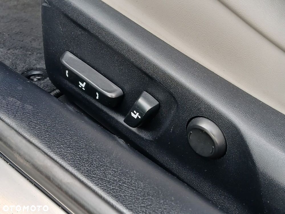 Lexus RC 200t / 300 F Sport - 39