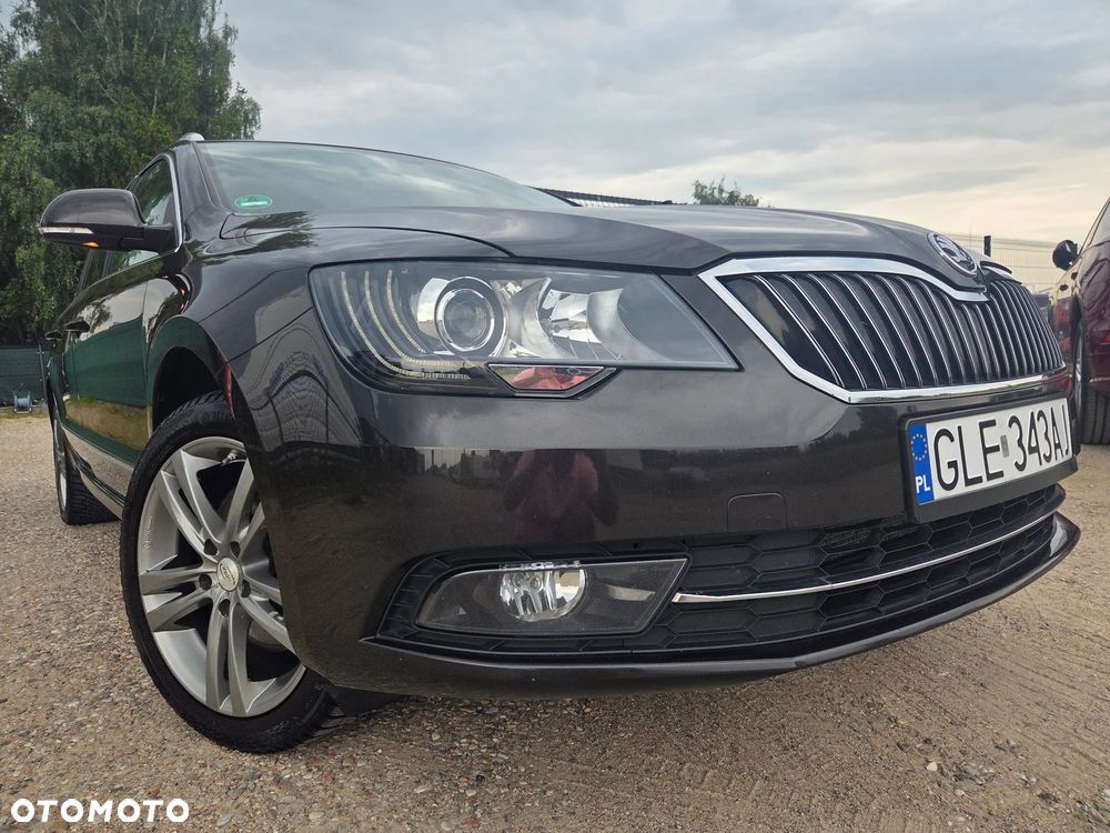 Skoda Superb 2.0 TDI DSG Exclusive - 2