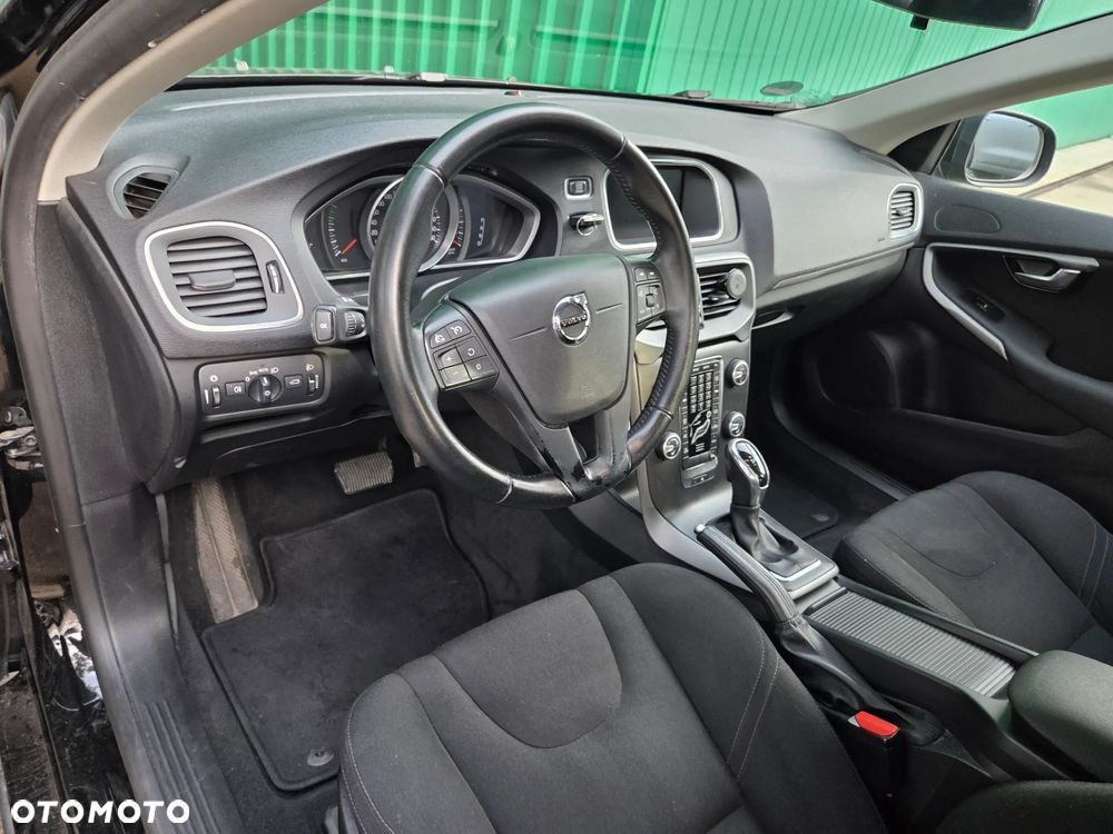 Volvo V40 T2 Drive-E Momentum - 21