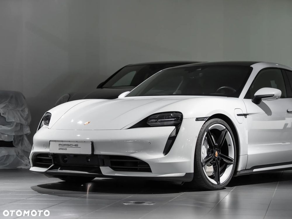 Porsche Taycan Turbo - 20